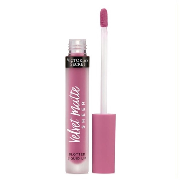 Victoria's Secret Other - Victoria’s Secret Daydreamer Velvet Matte Lip